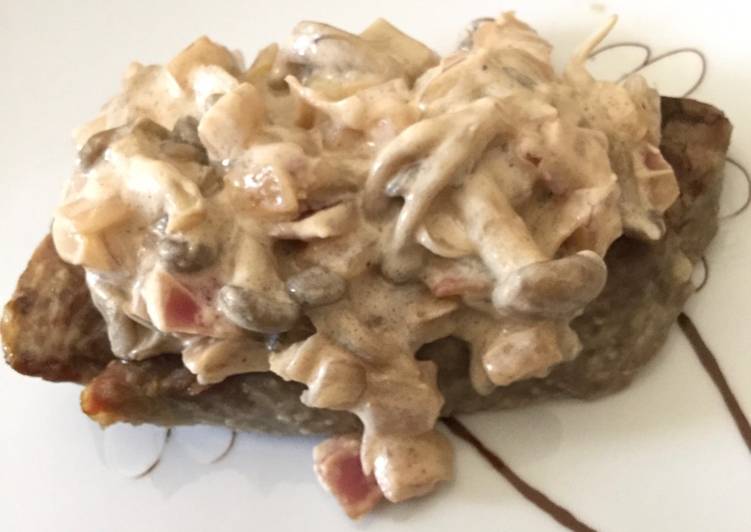 Mignon com molho shimeji