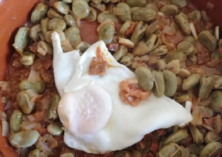 Habas guisadas con chorizo picante