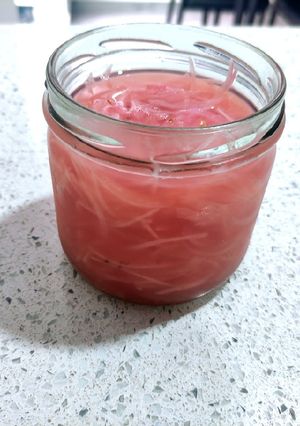 Una foto de Cebolla roja encurtida