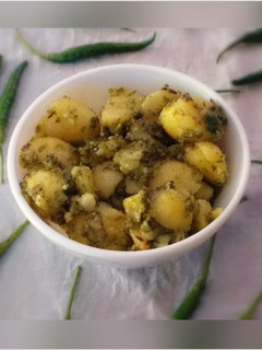 स्पाइसी पोटैटो फ्राई (Spicy potato fry recipe in hindi) रेसिपी मुख्य फोटो