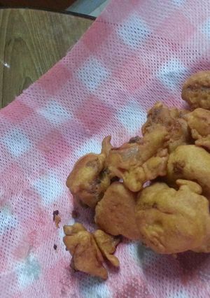 A picture of Cauliflower pakodas/bajjis.