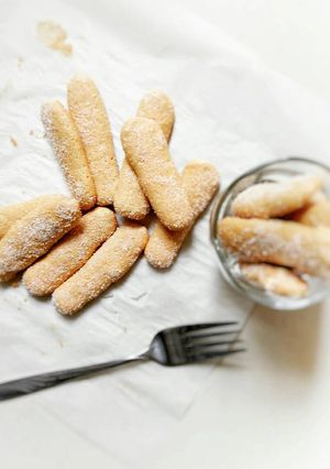Hình của món Lady fingers (bánh sâm banh).
