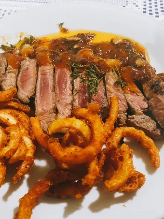 Langkah Mudah untuk Menyiapkan Resep Sirloin Steak With Barberque Butter Sauce yang Uenak Anti Ribet, Lezat
