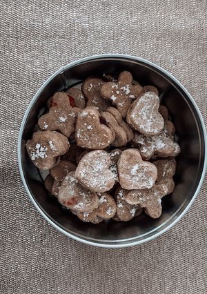 Teljes kiőrlésű tönkölybúza linzer eritrittel recept fotója