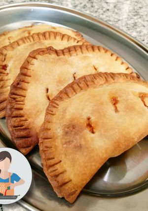 Una foto de Empanadillas dulces de pera y canela