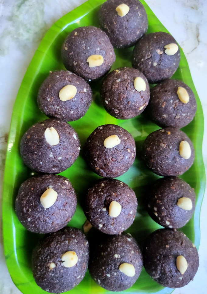 கார்த்திகை தீப ராகி லட்டு (Ragi ladoo Recipe in Tamil) செய்முறை முக்கிய புகைப்படம்