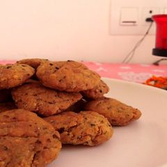 A picture of Masala Mathri.