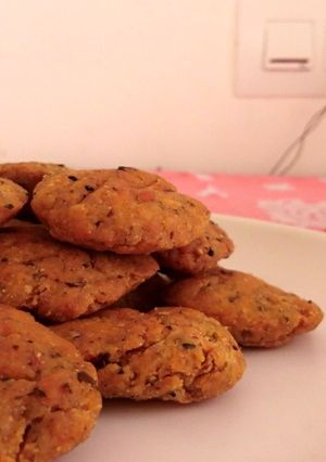A picture of Masala Mathri.
