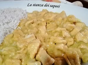 Foto di 365 🍛 Pollo al curry con mele e yogurt: un viaggio di sapori orientali e comfort italiano 🇮🇳🍏🇮🇹