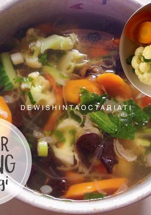 Foto resep Sayur Bening isi Sohun, Wortel, Kembang Kol, Jamur Kuping ala Shinta