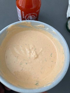 Una foto de Salsa yogurt para kebab/ pita 🫓