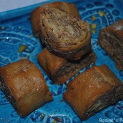 A picture of Tahini baklava.
