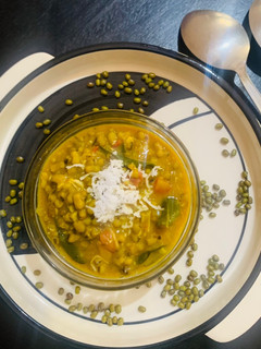 A picture of Green Moong dal (Green Gram lentil).
