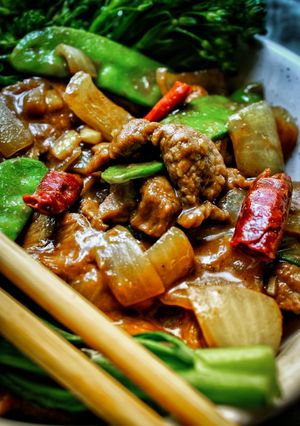 A picture of Quick Hoisin Beef With Mangetout.