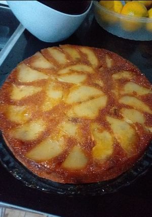Una foto de Tarta invertida de peras