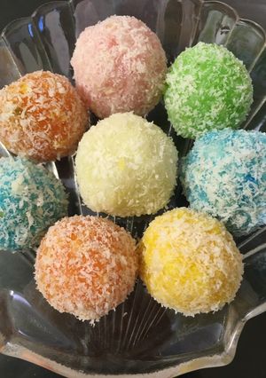 A picture of Instant Coconut Laddoo without condensed milk.