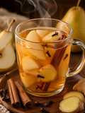 Minuman Hangat Pir Rempah sebagai Alternatif Alami untuk Meredakan Batuk pada Anak