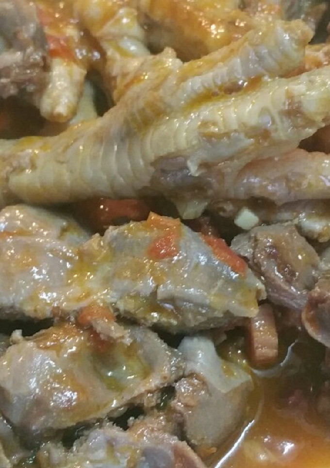 Una foto de Patitas de pollo con mollejas