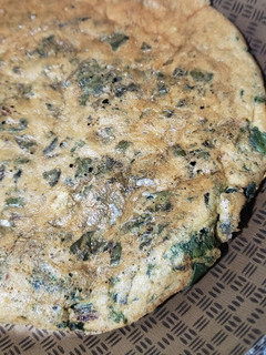 Una foto de Tortilla de hojas de remolacha
