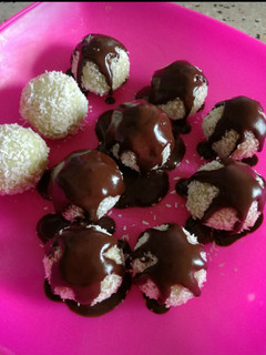 Una foto de Trufas de batata y coco