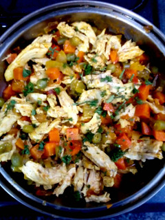 Una foto de Pollo desmenuzado con Guiso y Verduras