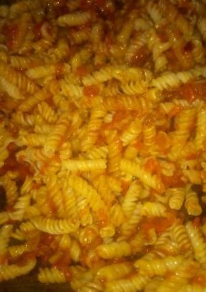 जूसी & टमाटरी पास्ता(Juicy and Tamatari pasta recipe in Hindi) रेसिपी मुख्य फोटो