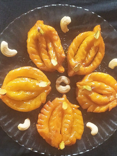 બાલુશાહી(balushahi recipe in gujarati) રેસીપી મુખ્ય ફોટો