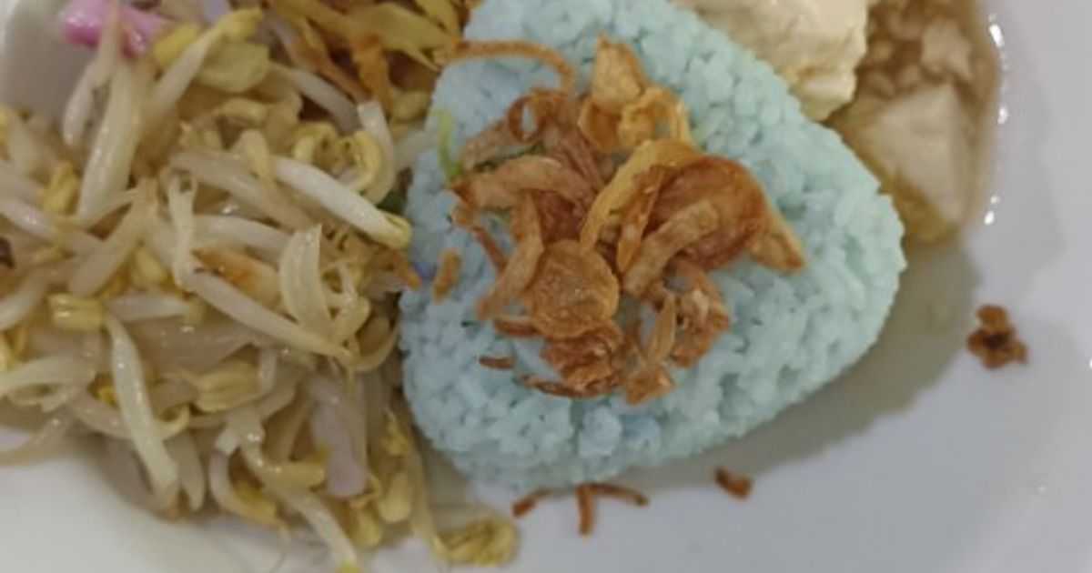Nasi Uduk Biru (dari Bunga Telang)