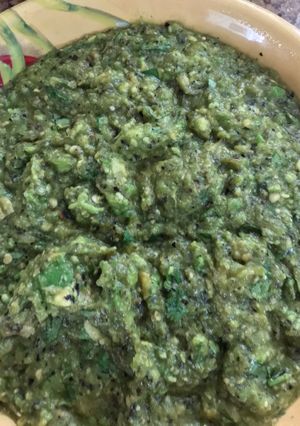 Una foto de Salsa verde aguacatosa
