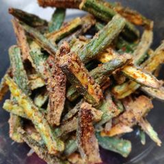 A picture of Karari bhindi.