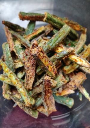 A picture of Karari bhindi.