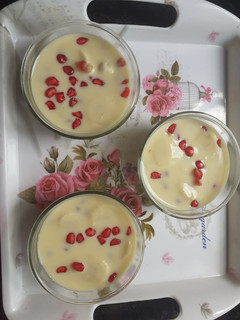 फ्रूट कस्टर्ड (Fruit Custard recipe in Hindi) रेसिपी मुख्य फोटो