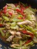 ไก่ผัดพริกหยวก