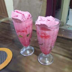 A picture of Ice cream Faluda.