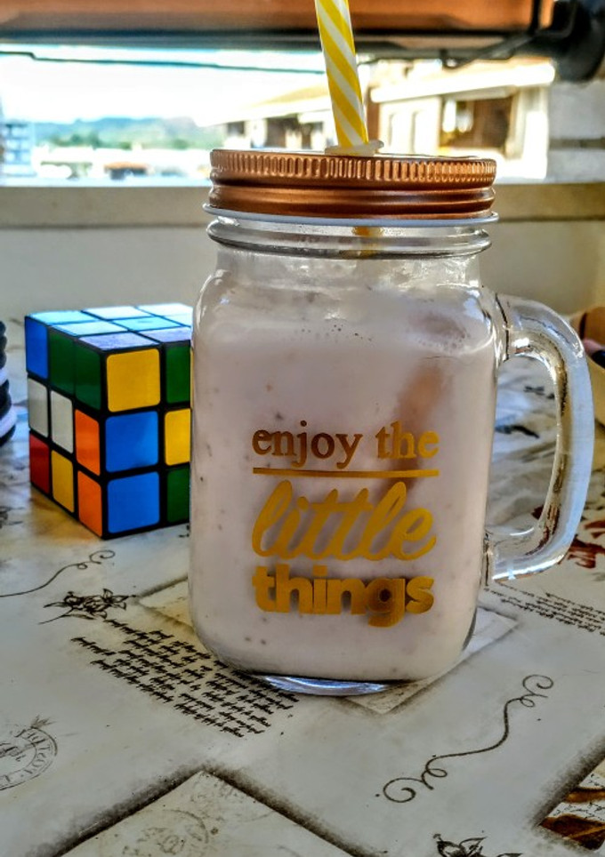Una foto de Batido de plátano y fresa fit