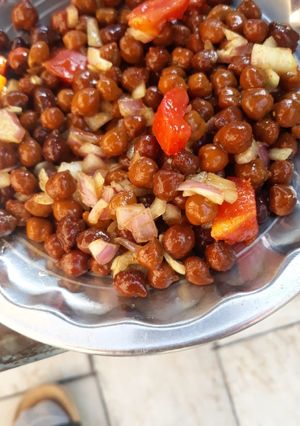 A picture of Chole chaat.