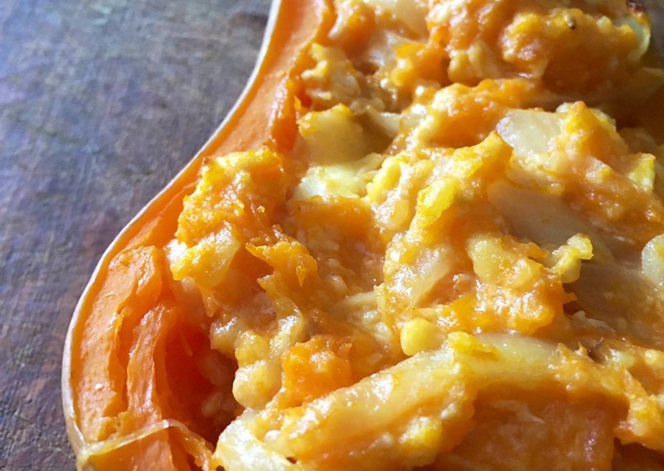 Calabaza rellena de cebolla y queso 🧀 🧅