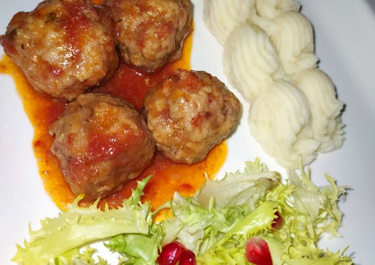 Albóndigas con puré de patata