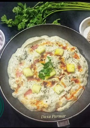 A picture of Shahi Malai Paneer Korma In White Gravy.