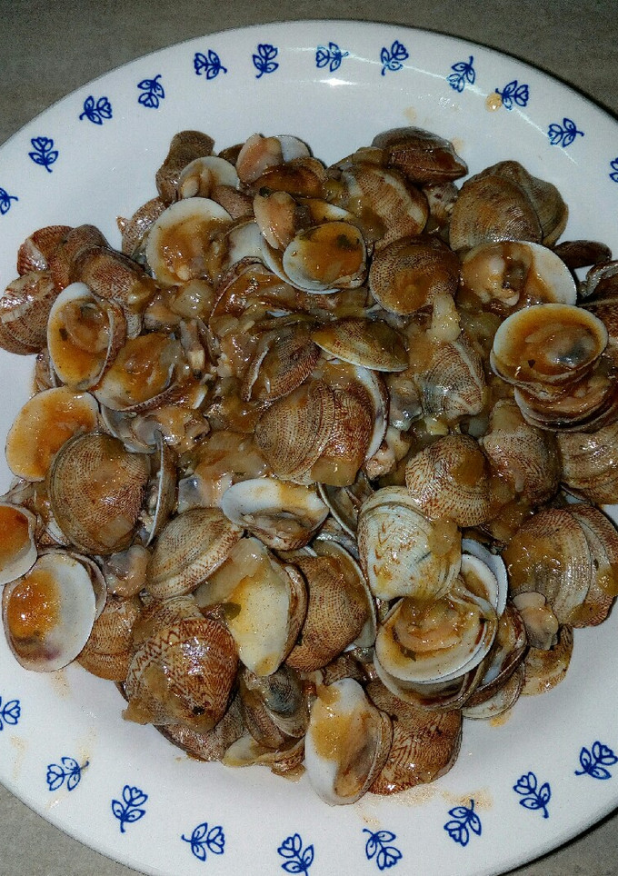 Una foto de Almejas en salsa