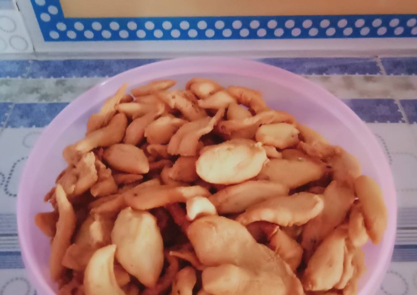 Kue bawang asin gurih