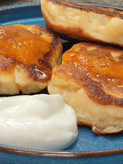 Una foto de Tortitas rusas con levadura (Oladiy)