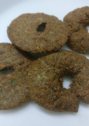 A picture of Ragi and lentils vada.