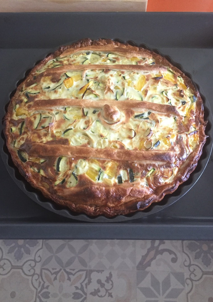 Una foto de Quiche de calabacín con puerro