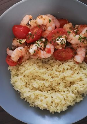 Une photo de Crevettes aux tomates et feta