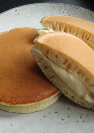 A picture of Custard Dorayaki.