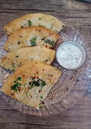 A picture of Qeema wale naan.