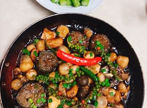 Hình của món Cà tím kho nấm rơm.