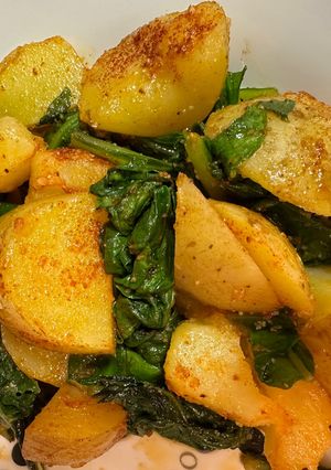 Una foto de Acelgas con patatas sabrosas y fáciles