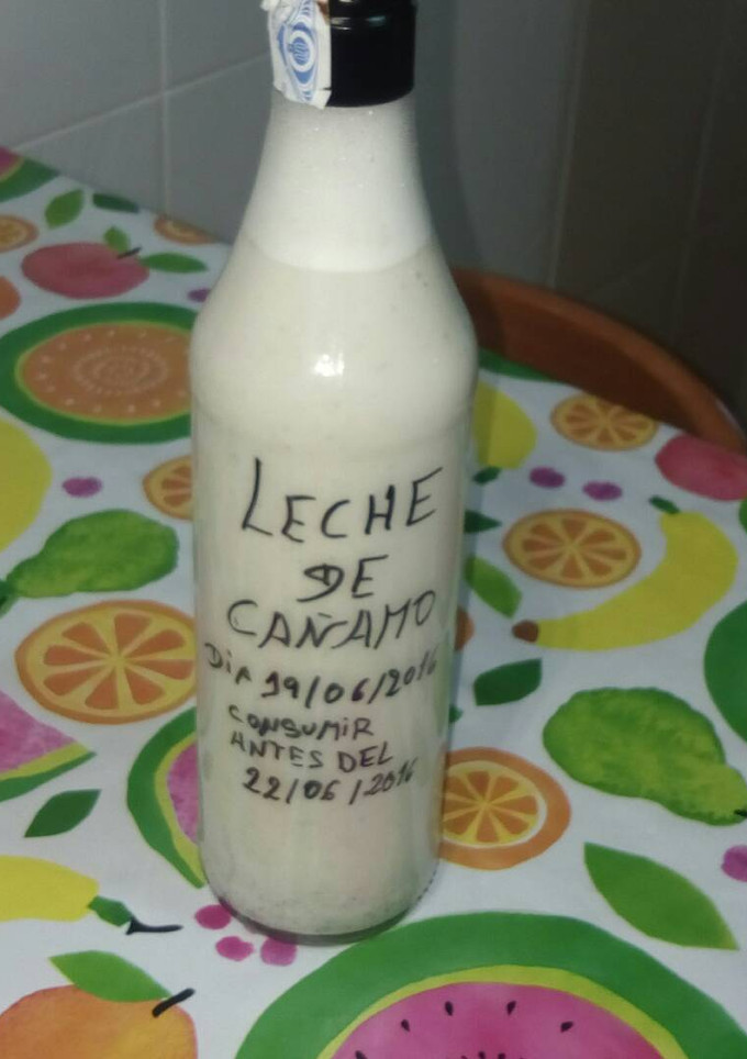 Una foto de Leche de cáñamo